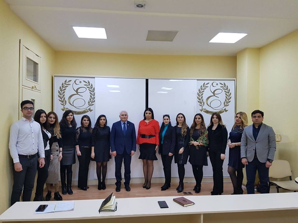 Etika Akademiyası  “2015-2025” - ci illərdə Azərbaycan gənclərinin inkişaf strategiyası “ sərəncamı əsasında seminar keçirib - FOTOLAR