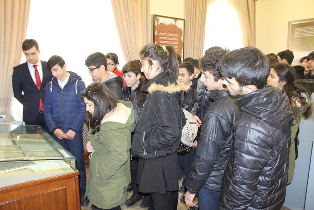 Nəsimi rayon məktəbliləri Memorial Soyqırım muzeyində