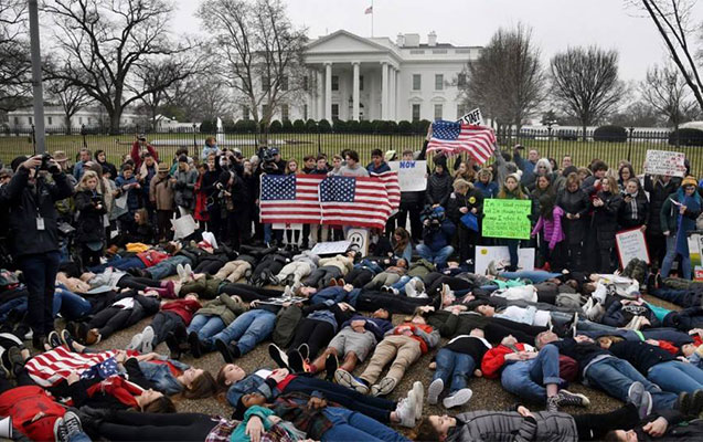 Amerikanı aksiyalar oldu - Fotolar