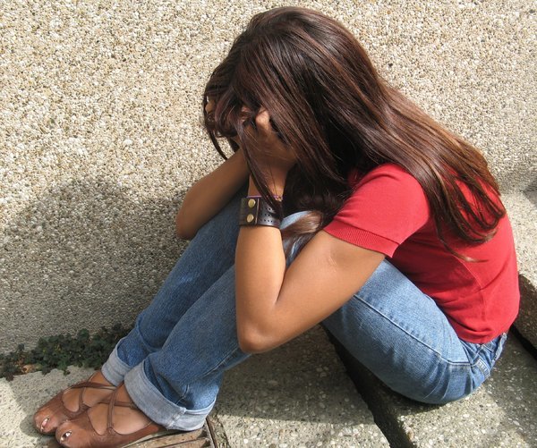 DƏHŞƏT! Mənə təcavüz edərkən anam da kömək edirdi