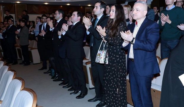 Leyla Əliyeva Xocalı faciəsinə həsr olunmuş tamaşada — FOTOLAR