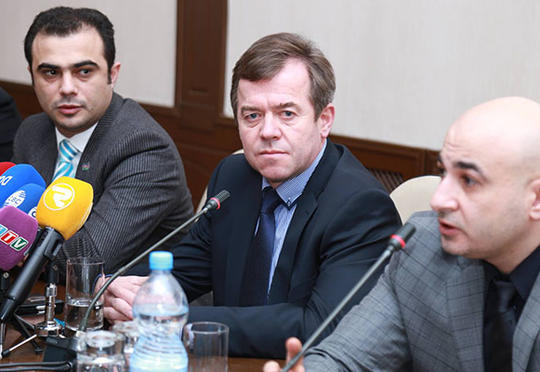 Xocalı qətliamının ilk şahidi Leonid Kraveç təltif olundu - Foto + Video