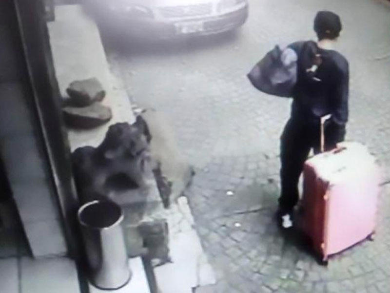 Oğlan 20 yaşlı sevgilisinin cəsədini çemodana qoyub, stansiyaya atdı - VİDEO - FOTO