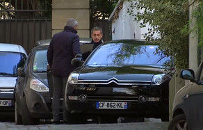 Liviyanın keçmiş başçısı Müəmmar Qəddafinin oğlu Sarkoziyə qarşı ifadə verməyə hazır olduğunu bildirib