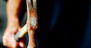 Paytaxtda ahıl kişi bacısının əri tərəfindən çəkiclə döyülüb