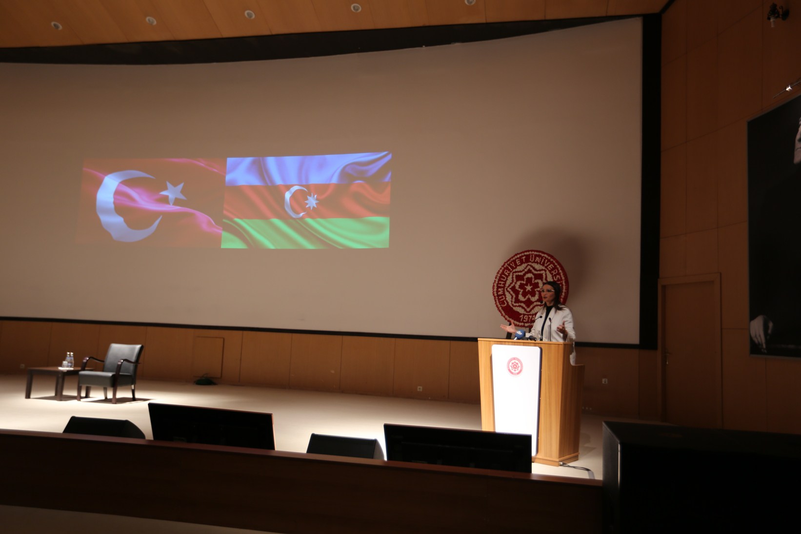 Qənirə Paşayeva Sivasda 31 Mart soyqırımı ilə bağlı konfrans verib