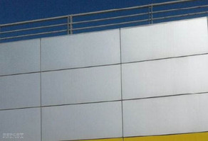 Avtovağzal Ticarət Mərkəzində satıcı qız özünü 3-cü mərtəbədən yerə atıb - FOTO