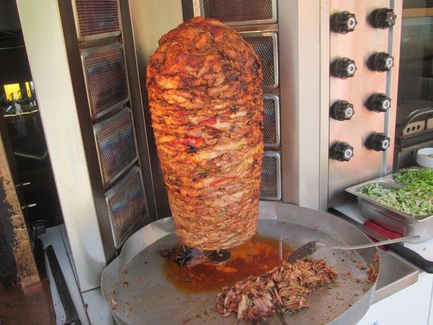 İnsan ətindən dönər hazırlanmasına – RƏSMİ MÜNASİBƏT