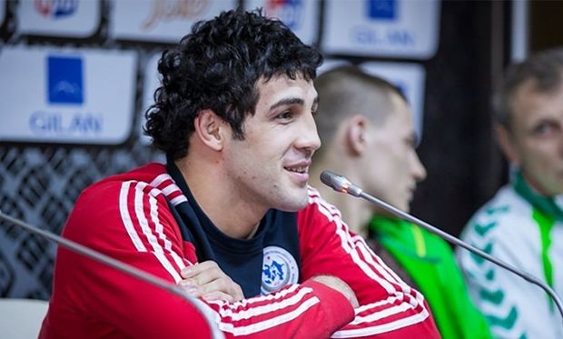 Azərbaycan çempionu öz ad günündə bıçaqlandı