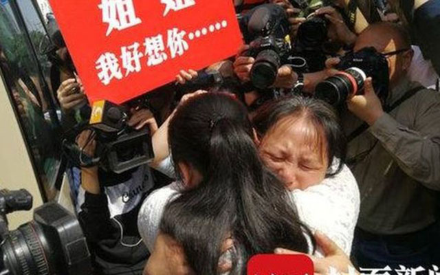 24 ildən sonra ailəsinə qovuşan qız - Fotolar