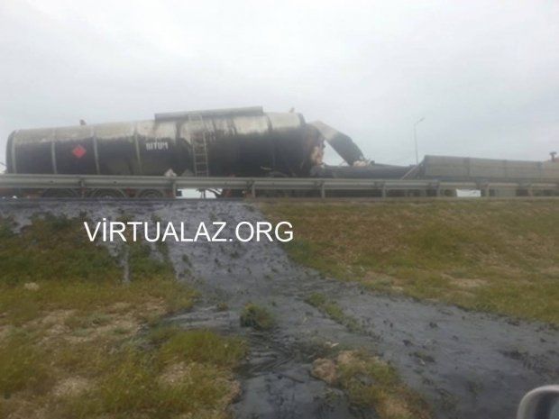 Bakıda ağır qəza: Tonlarla neft dağıldı – FOTO