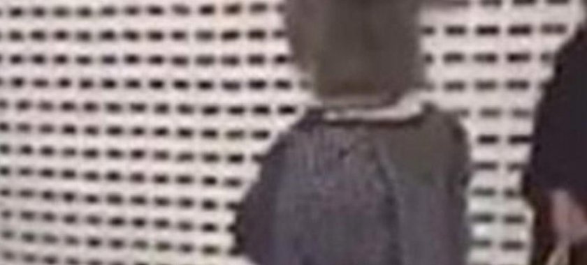 Hava limanına yarıçılpaq gedən qadını VİDEOya çəkdilər