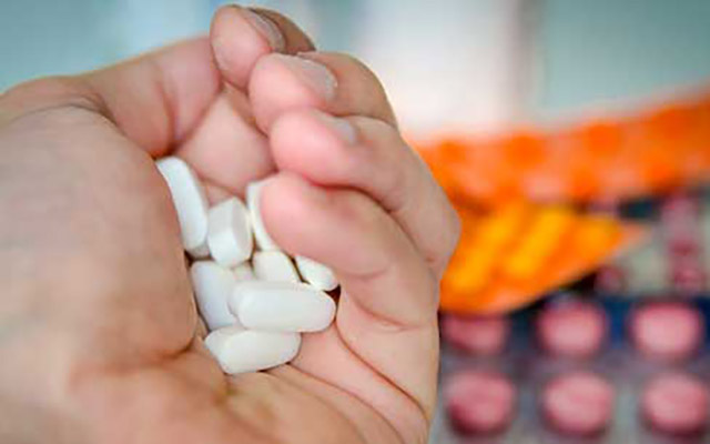 80 yaşında intihar etdi