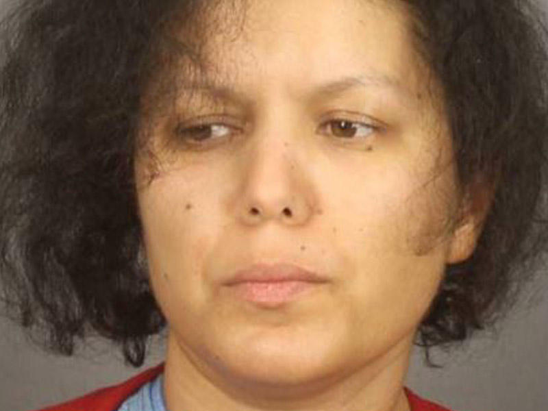 Ana 10 yaşlı oğlunun boğazını kəsdi - FOTO