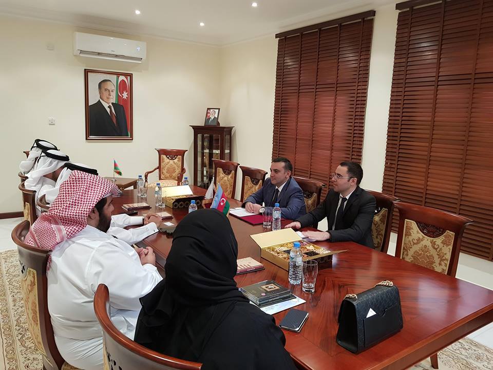 Qətərdəki səfirimiz bu ölkənin bloggerləri ilə görüş keçirdi – FOTOLAR