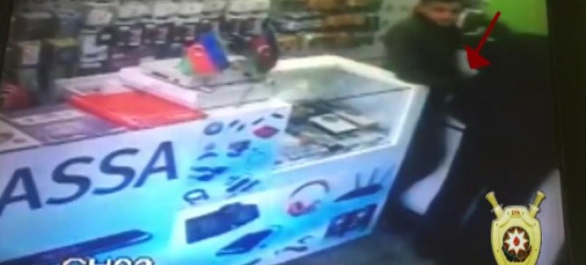 Aptekə dərman almağa girdi, pulları yoxa çıxdı - FOTO