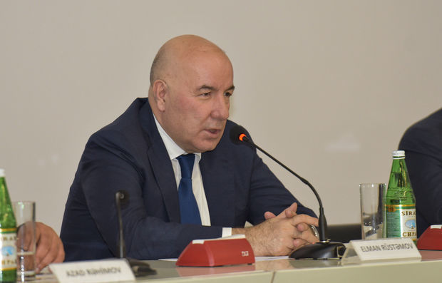Elman Rüstəmov bankların kredit verməməsindən danışdı