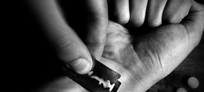 45 yaşlı kişi özünü doğradı - Sumqayıtda