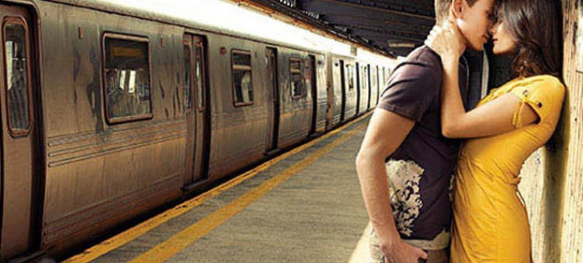 Polis ictimai nəqliyyatda əxlaqsızlıq edən cütlüyü axtarır - FOTO