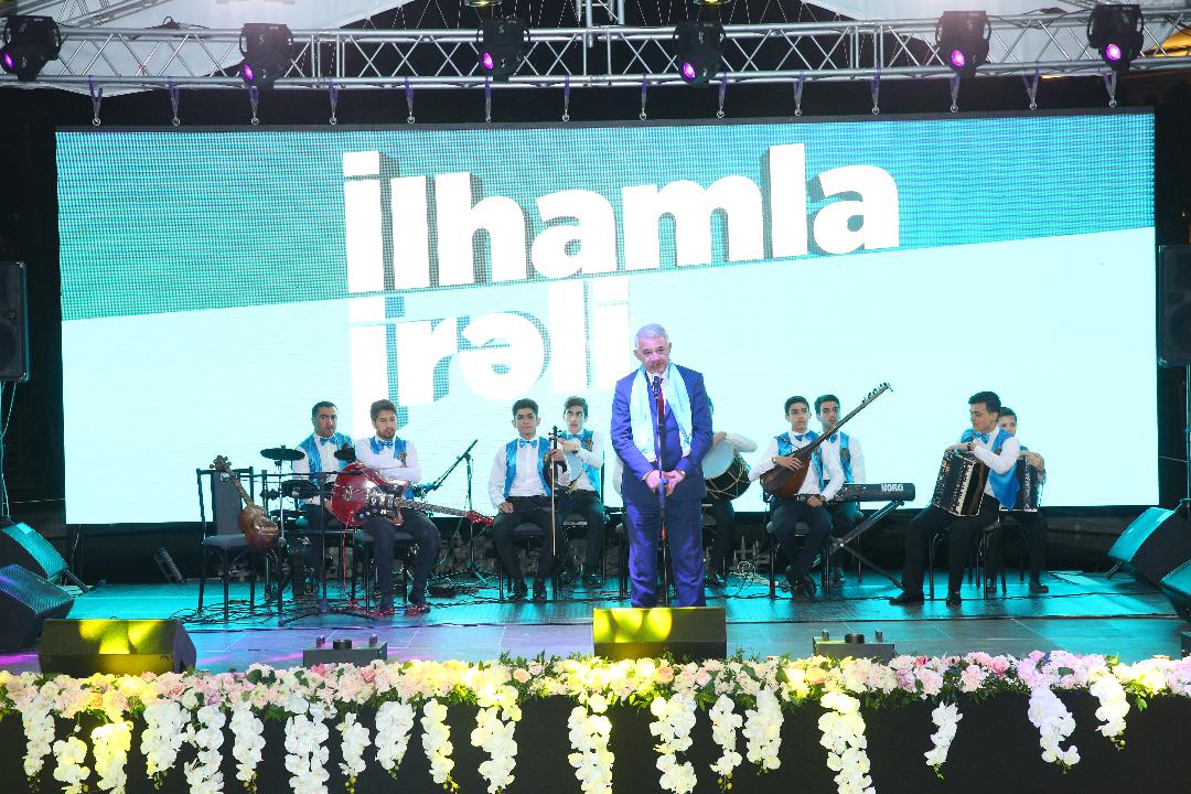 Binəqədi rayon Heydər Əliyev adına istirahət parkında «İlhamla İrəli!» möhtəşəm konsert proqramı keçirilib