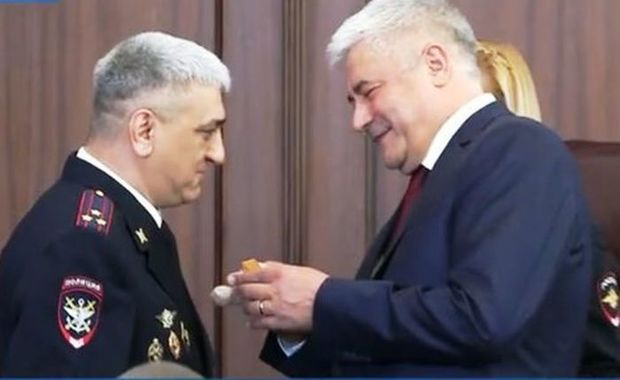 Moskvada qəhrəman azərbaycanlı mükafatlandırıldı - VİDEO