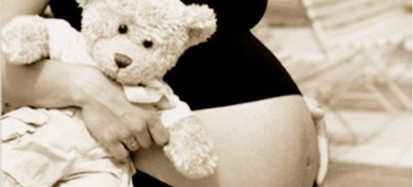 Azərbaycanda RƏZALƏT: Məktəbli qız qardaşından hamilə qaldı