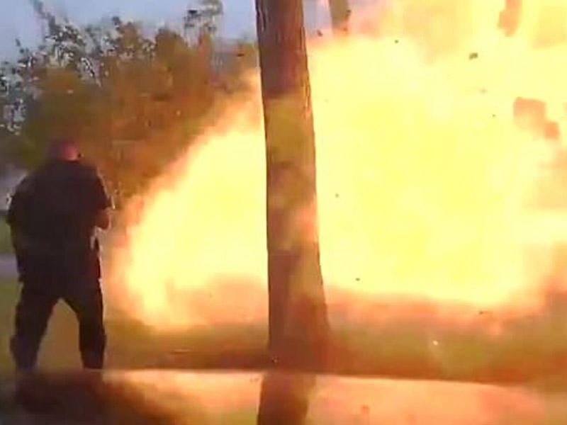 Maşın evə girdi, ev partladı - VİDEO