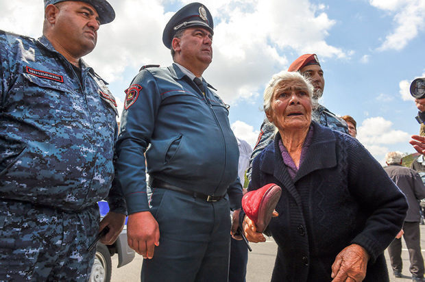 Ermənistanda fövqəladə vəziyyət elan edilə bilər