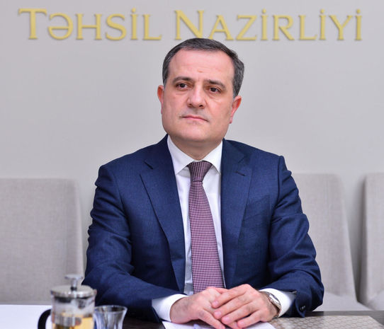 Yeni təhsil naziri kollektivə təqdim olunub