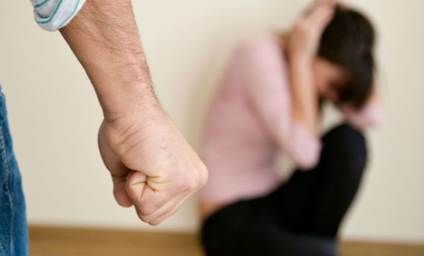 Dövlət Avtomobil Nəqliyyat Xidmətinin əməkdaşları qadın sürücünü döydülər