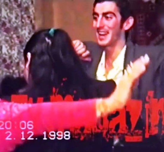 Azərbaycanlı məşhurun illər öncəki toy görüntüsü yayıldı: Heç kim onu tanımadı - VİDEO