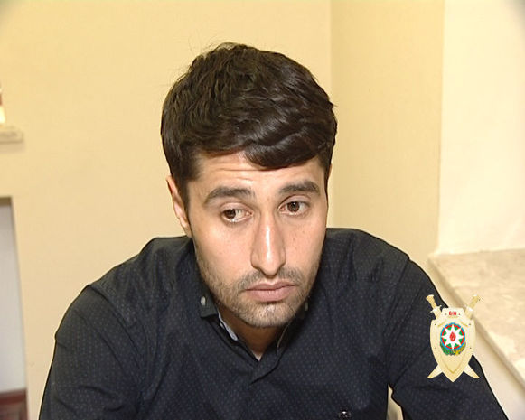 Bakı sakini “Kalaşnikov” satmaq istəyərkən tutuldu - FOTO