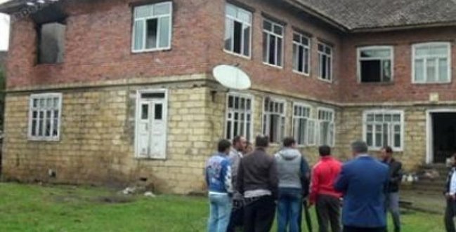 Məsciddə kişi ilə görüşdü, biabırçı videosunu əldə etdi və... - Azərbaycanda RÜSVAYÇILIQ