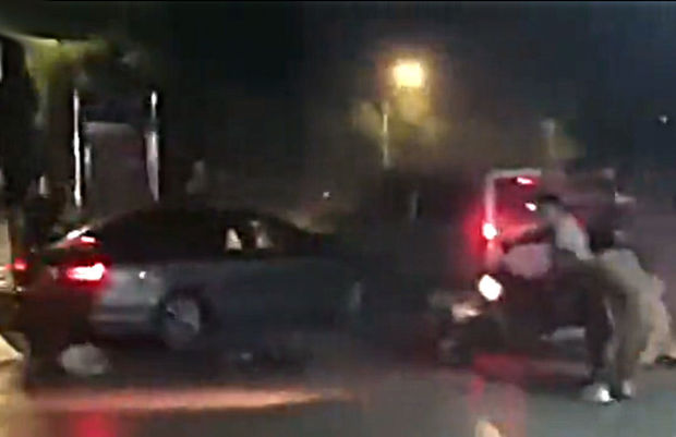 Çində avtomobil kütləyə çırpıldı – VİDEO