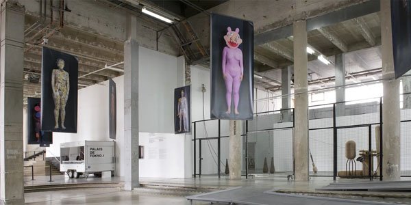 Bu muzeyə girmək istəyənlər soyunur -FOTO