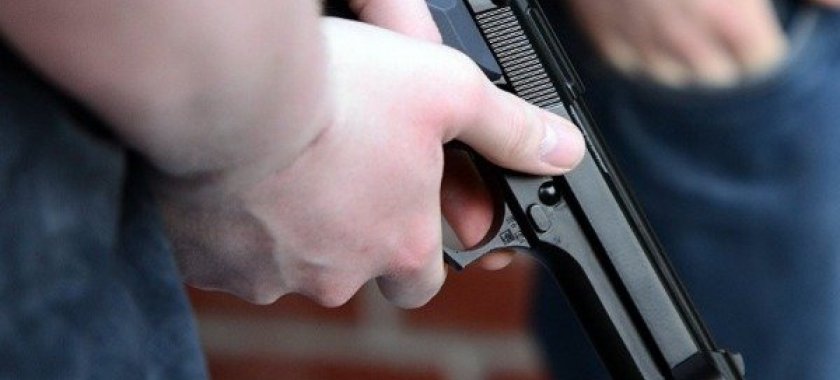 Bulvarda silahlı hücum – Anasına təcavüz etdiyi üçün … - FOTO
