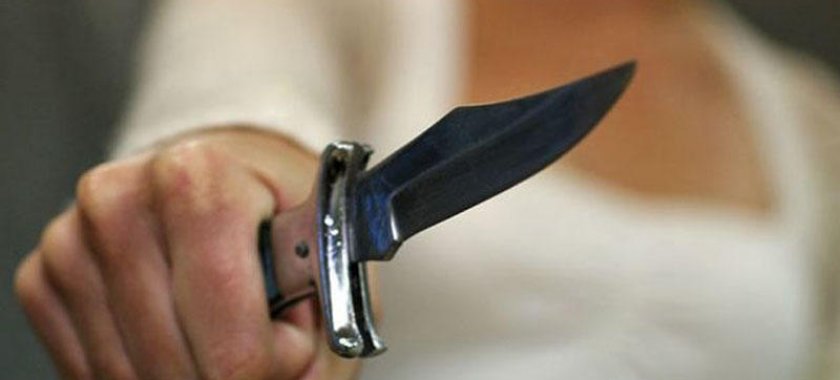 Sabirabadda qadın kişini bıçaqladı