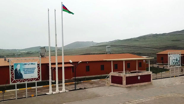 Artilleriya hərbi hissəsində xidmətin bir günü - VİDEO