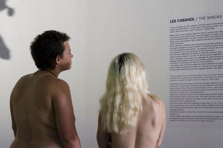 Bu sərgini ancaq çılpaqlar gəzə bilər - FOTOLAR  