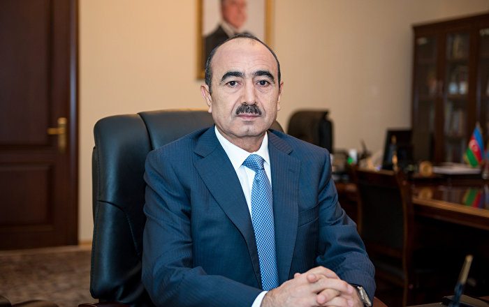 “Tutduğunuz səhv yoldan çəkinin” - Əli Həsənov