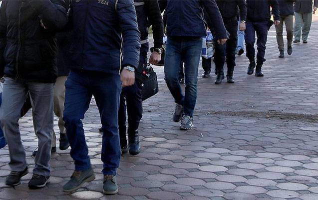 TSK-də gizlənən 300 FETÖ-çü haqda həbs qərarı - 150-si tutuldu