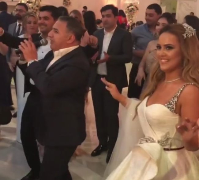 Ədalət oxudu, Azərlə xanımı bir rəqs etdi ki gəl görəsən - Toydan VİDEO