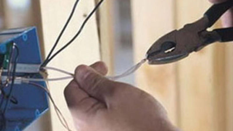 Salyanda gənc oğlanı elektrik cərəyanı vurdu