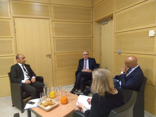 Məmmədyarov Apparturayla görüşdü