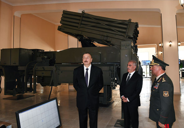 İlham Əliyev yeni hərbi hissənin açılışında - YENİLƏNİB