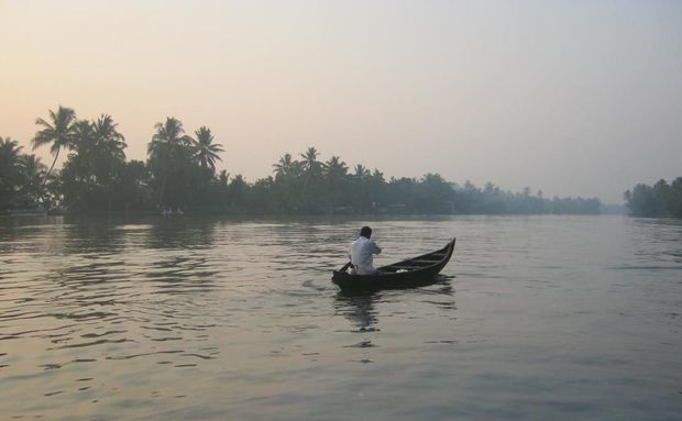 Zabit Şimali Koreyadan qayıqda qaçdı