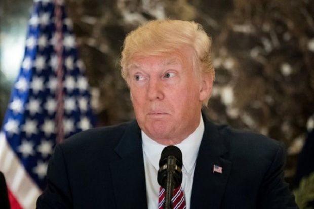 Tramp həyat yoldaşının adını səhv yazıb