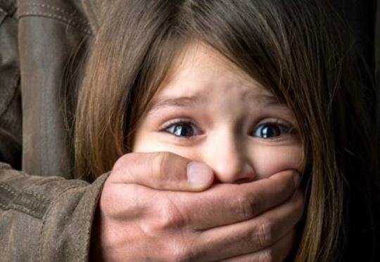 6 yaşlı qızına seksual hərəkətlər edən ataya hökm oxundu - AZƏRBAYCANDA