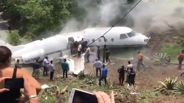 Hondurasda sərnişin təyyarəsi qəzaya uğrayıb – VİDEO