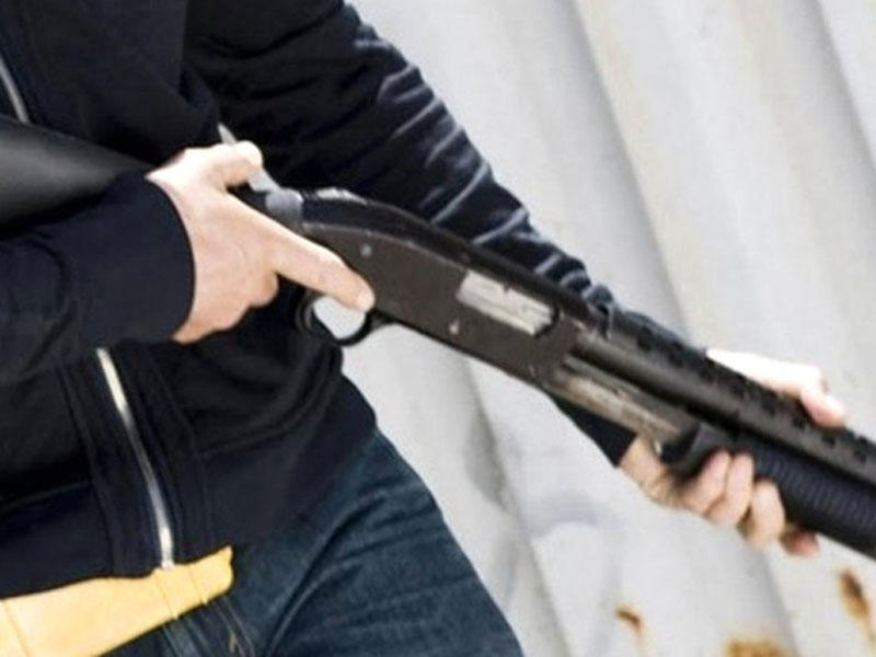 Anasının qonşu kişi ilə danışığını eşidən 22 yaşlı gənc XƏYANƏTİ ÖYRƏNDİ